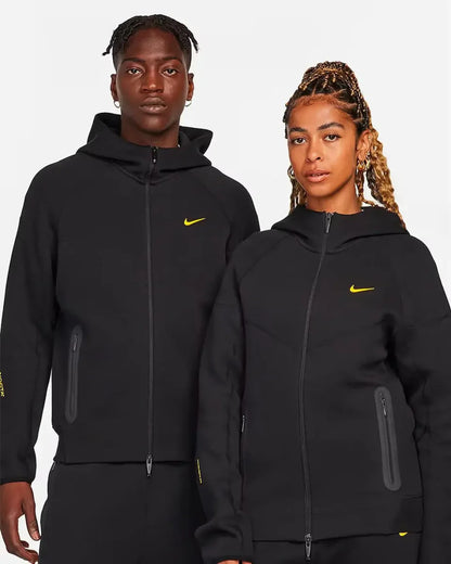 VÊTEMENTS NIKE
