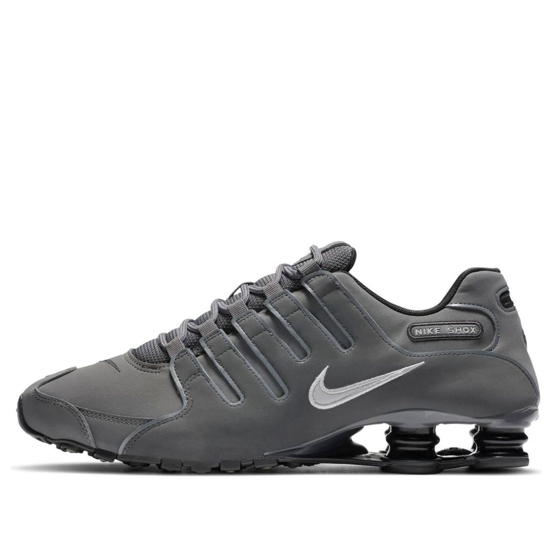 NIKE SHOX